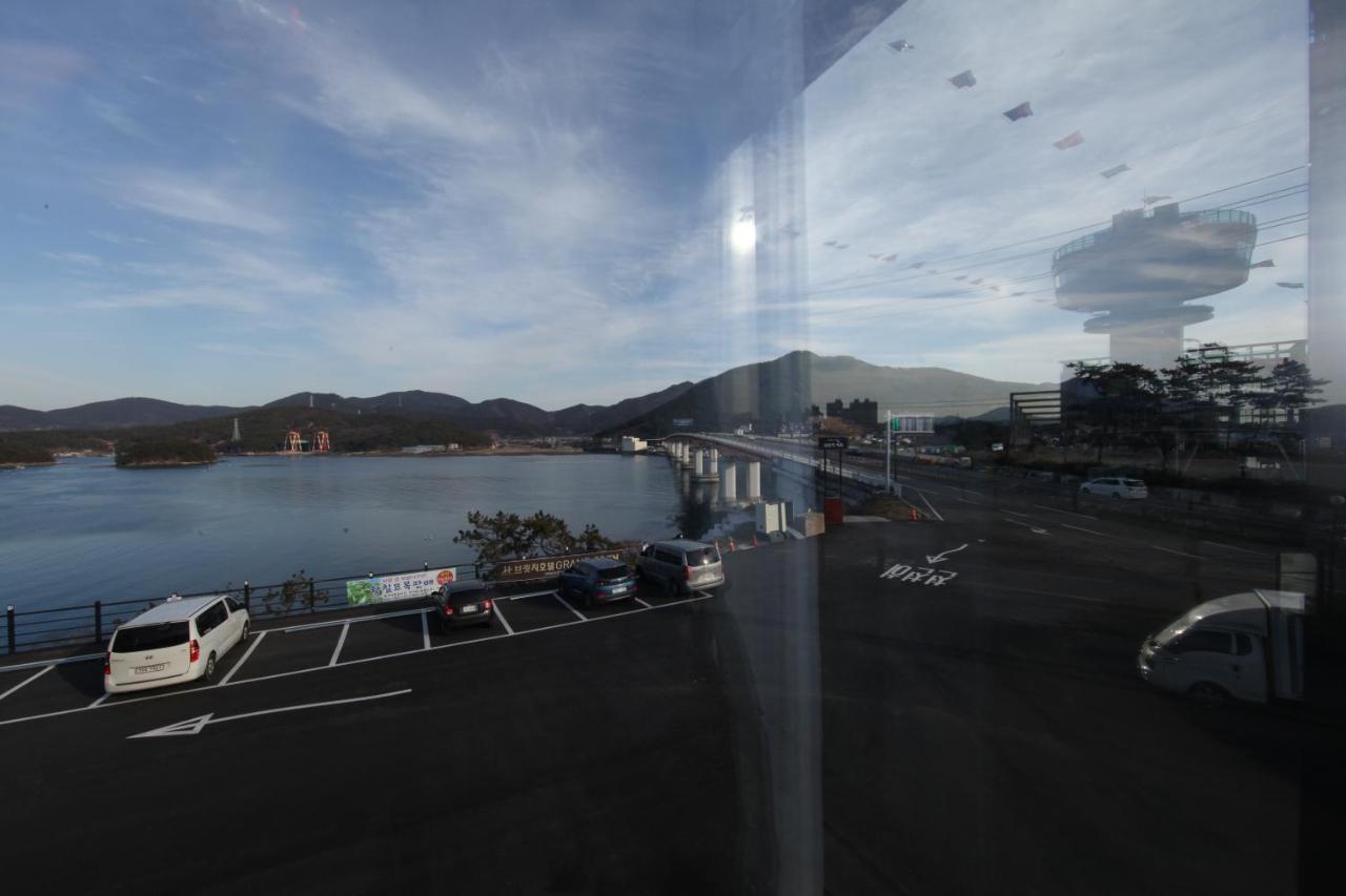 Tongyeong Bridge Hotel Exterior photo